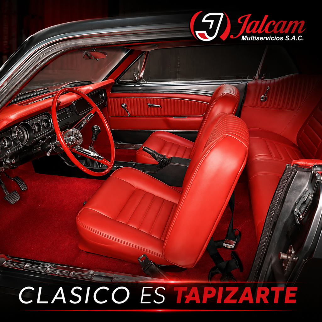 Interior de automóvil clásico restaurado con tapicería roja